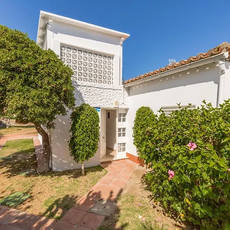 For Rent In Βίλα Εστεπόνα